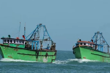 தமிழக மீனவர்கள் மீது இலங்கை கடற்கொள்ளையர்கள் தாக்குதல்: முடியாத பிரச்சனை