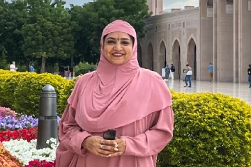 புர்காவில் மசூதிக்கு போன தமிழச்சி தங்கபாண்டியன் எம்.பி : பின்னணி என்ன ?