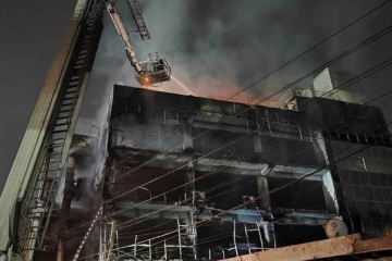 டெல்லி வணிகக்கட்டிடத்தில் தீ விபத்து - 26 பேர் உயிரிழப்பு..!