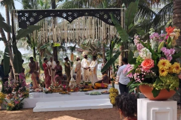 இயக்கச்சி றீச்சாவில் கோலாகலமாக இடம்பெற்ற திருமணம்; மகிழ்ச்சியில் புலம்பெயர் மணமக்கள்!