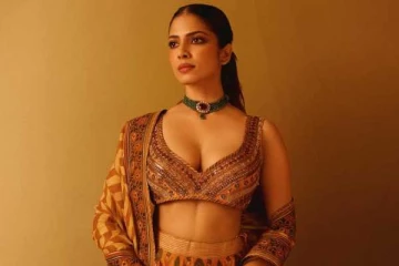 ஸ்டன்னிங் லுக்கில் கிளாமர் போட்டோஷூட்!! நடிகை மாளவிகா மோகனனின் புகைப்படங்கள்..