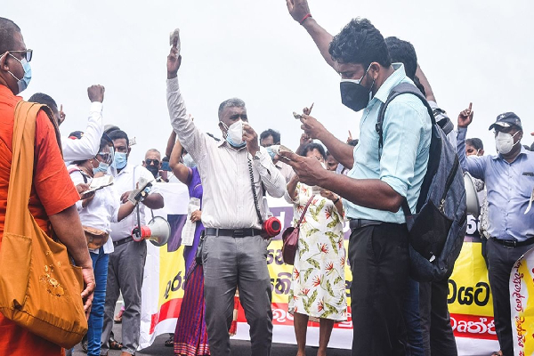 பாடசாலை நேரம் நீடிப்பு : தொடர் வேலைநிறுத்தத்தில் குதிக்கப்போகும் ஆசிரியர்கள் மற்றும் அதிபர்கள் | School Hrs Teachers Principals Continuous Strike