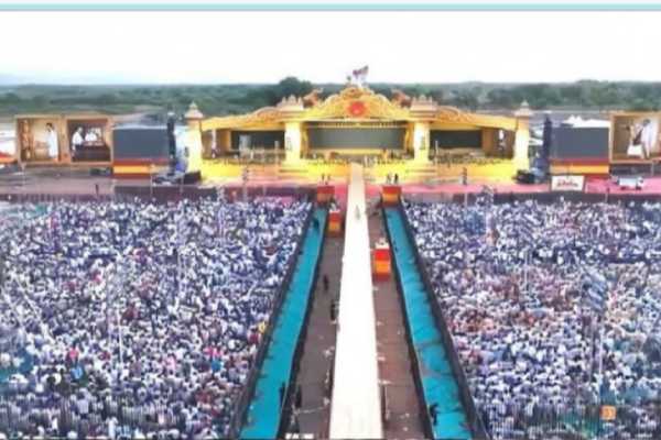 காலையிலேயே மது குடித்த தொண்டர்கள்!! சர்ச்சையாகும் தவெக மதுரை மாநாடு... | Vijay Tvk Maanaadu Volunteers Drank Alcohol