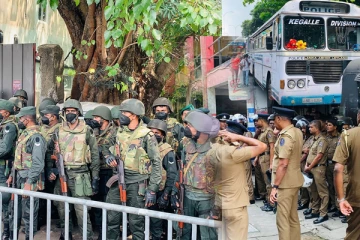 අන්තරේ අරගලයට පොලිසිය දැල්වූ රතු එළිය. (VIDEO)