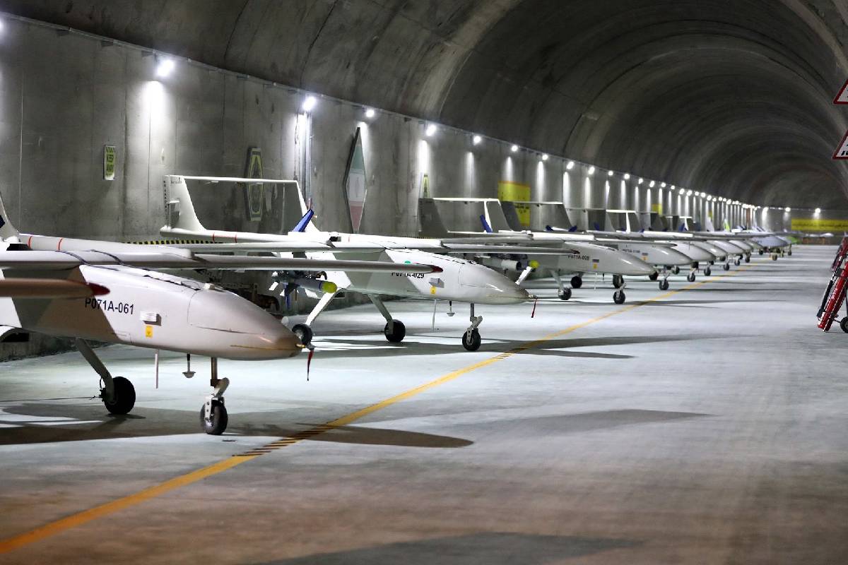 ஈரானுக்கு ஆயுத ஏற்றுமதியைத் தொடங்கும் ரஷ்யா: பகிரங்கமாக சொன்ன ஒரு விடயம் | Russia Sending Drones To Iran