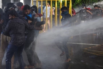 மருதானை கண்ணீர் புகை தாக்குதல் தொடர்பில் மனித உரிமை ஆணைக்குழு விசாரணை