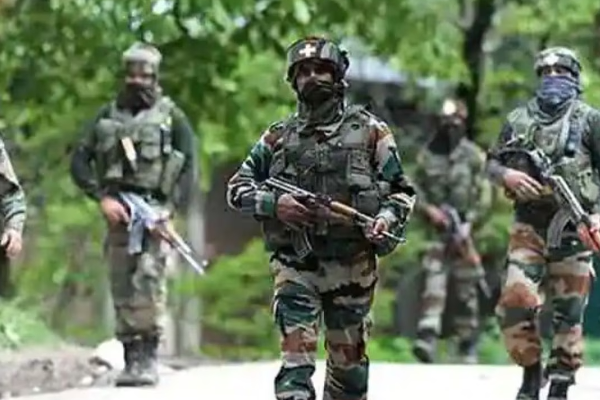 காஷ்மீரில் பரபரப்பு - 4 பயங்கரவாதிகள் சுட்டுக்கொலை | Kashmir Pakistan 4 Terrorists Killed Indian Army