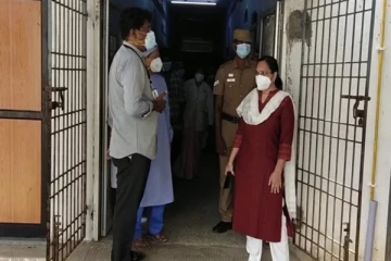 15 பேரில் 14 நோயாளிகள் மாயம் ? - விளாசிய மாவட்ட ஆட்சியர்