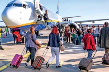 கடும் பொருளாதார நெருக்கடி; ஏஜன்சிக்காரர்களிடம் இலட்சங்களை இழக்கும் அப்பாவிகள்!