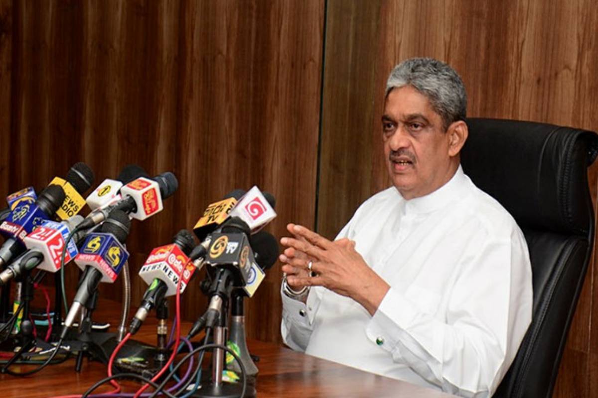 இலங்கை புலனாய்வாளர்களுக்கு முதன் முறையாக கிடைத்த தமிழீழ விடுதலைப் புலிகளின் தலைவரது புகைப்படம் | First Photo Of The Leader Of The Ltte இலங்கை புலனாய்வாளர்களுக்கு முதன் முறையாக கிடைத்த தமிழீழ விடுதலைப் புலிகளின் தலைவரது புகைப்படம் | First Photo Of The Leader Of The Ltte