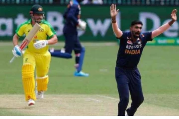 பின்னோக்கி தள்ளப்பட்ட ஜஸ்ப்ரிட் பும்ரா! வெளியான ஐசிசி ஒருநாள் தரவரிக்கான பவுலர்களின் பட்டியல்