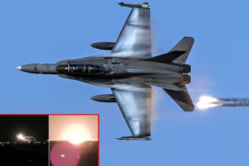 மலேசியாவில் புறப்படும்போது வெடித்துச்சிதறிய அமெரிக்க தயாரிப்பு போர்விமானம்