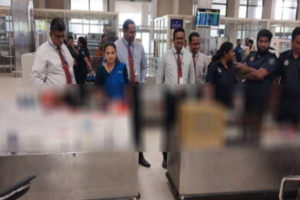 வெளிநாட்டிலிருந்து ஏலக்காயுடன் வந்தவர் கைது | Man Arriving With Cardamom Arrested At Airport
