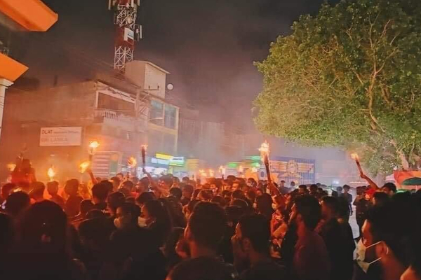 மடிவெல பிரதேசத்தில் குவிக்கப்பட்டுள்ள பொலிஸார்! களத்தில் குதித்த மாணவர்கள் | Sri Jayewardenepura University Students Protest