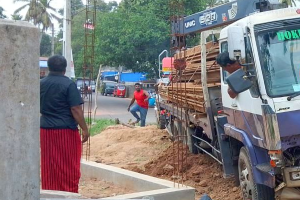 அதிக வேகத்தில் பயணித்த லொறி மாணவனின் உயிரை பறித்தது | Speeding Lorry Accident Student Death Gampaha