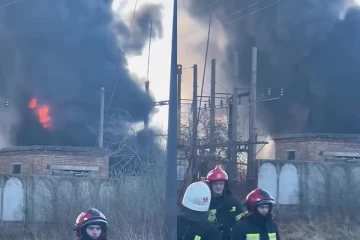 அமெரிக்க பிரதிநிதிகள் ரயிலில் உக்ரைனுக்குச் சென்றதால் எரிச்சலில் ஐந்து ரயில் நிலையங்களை குண்டு வீசி தகர்த்த ரஷ்யா!