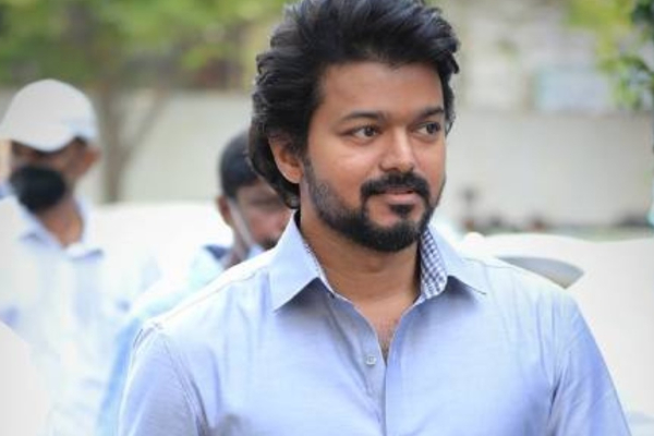 நடிகர் விஜய்யை பார்க்க குடும்பத்துடன் வந்த மாஜி நிர்வாகிக்கு நேர்ந்த கதி! | Cinema