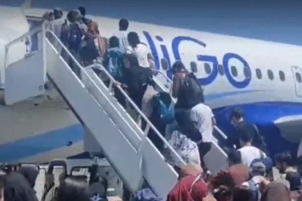 மத்திய கிழக்கிற்கு போர் கப்பல்களை நகர்த்தும் அமெரிக்கா - தயரான இந்திய விமானங்கள் | Us Move Carrier To Iran India Plans Rescue Indians