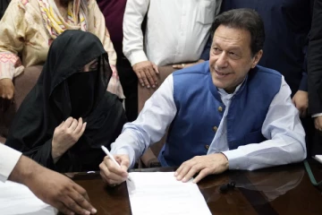 சட்டவிரோத திருமண குற்றச்சாட்டில் இருந்து இம்ரான் கான் விடுதலை