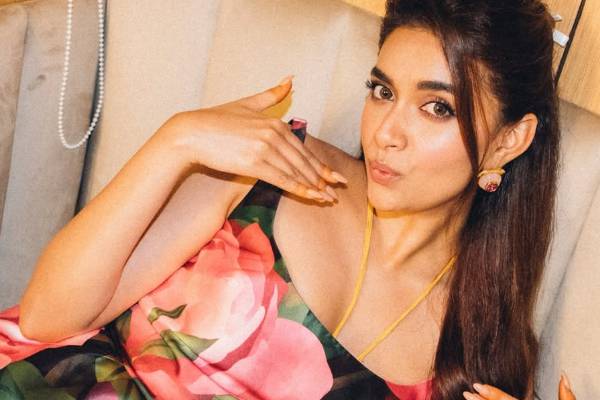 தோசை இல்ல கீர்த்தி...வடநாட்டு பத்திரிக்கையாளர்களால் அசிங்கப்பட்ட கீர்த்தி சுரேஷ்.. | Keerthi Suresh Faced An Issue That In Mumbai Press