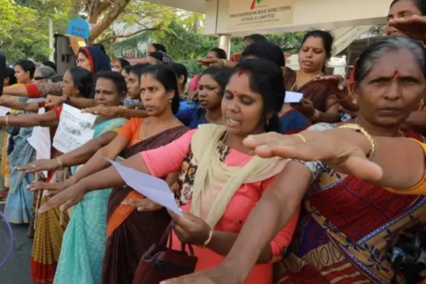 சபரிமலையில் பெண்களுக்கு அனுமதி உண்டா? ஏப்ரல் 7 ஆம் தேதி என்ன நடக்கும்? | Sabarimala Case On April 7 For Women Entry Issue சபரிமலையில் பெண்களுக்கு அனுமதி உண்டா? ஏப்ரல் 7 ஆம் தேதி என்ன நடக்கும்? | Sabarimala Case On April 7 For Women Entry Issue