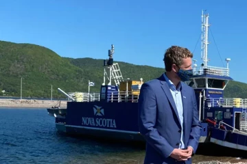 படகு பயணக் கட்டணம்: நோவா ஸ்கோடியா தாராள முடிவு