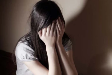 வெளிநாட்டில் கணவர்: விடிய விடிய புது மனைவியை ஆடையில்லாமல் நிற்க வைத்து தொல்லை! பெண் எடுத்த அதிரடி முடிவு