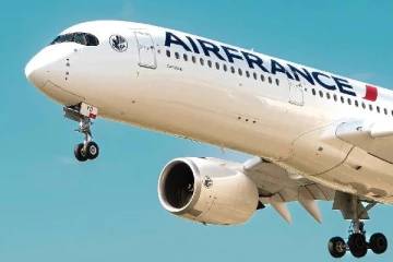 இரத்தக் கறை படிந்த இருக்கை... பிரான்ஸ் விமானத்தில் 8 மணி நேரம் அவஸ்தைப் பட்ட கனேடிய பயணி