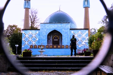 ஜேர்மனியில் பழமையான ஹம்பர்க் மசூதிக்கு தடை., ஈரான் எச்சரிக்கை