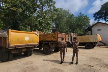 யாழில் சட்டவிரோதமாக மணல் அகழ்வில் ஈடுபட்ட 4 வாகனங்கள் பறிமுதல்