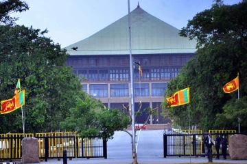පා. මන්ත්‍රී ඇඳුම් අල්මාරි එක්ක සමස්ත පාර්ලිමේන්තු ගොඩනැගිල්ලම පරික්ෂාවට - හේතුව මෙන්න
