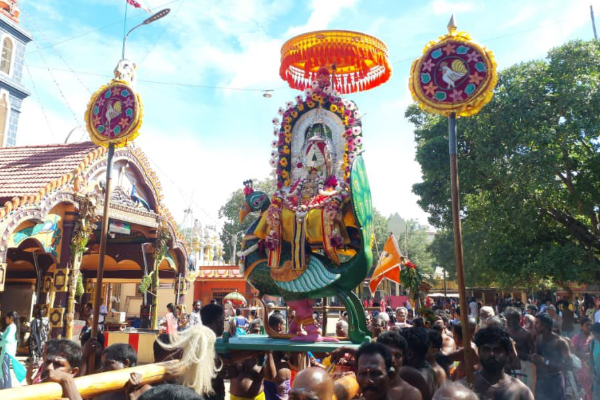 யாழ் தொண்டைமானாறு செல்வ சந்நிதியான் ஆலயத்தில் 108 ஜோடிகளுக்கு திருமணம்; நெகிழவைத்த வெளிநாட்டு தம்பதி ! | 108 Couples Got Married Selva Sannidhi Temple