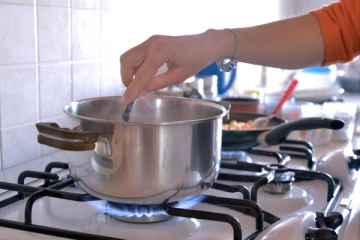 இலங்கையில் மீண்டும்  வெடித்த எரிவாயு அடுப்பு