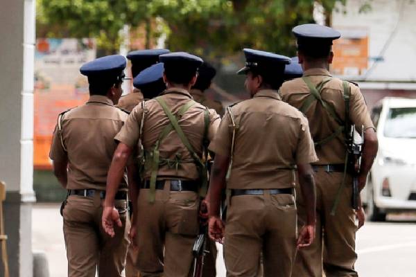 ATM அட்டை மோசடியில் ஈடுபட்ட சந்தேக நபர்! பொலிஸார் விடுத்துள்ள கோரிக்கை | Request To Arrest Atm Card Fraud Suspect ATM அட்டை மோசடியில் ஈடுபட்ட சந்தேக நபர்! பொலிஸார் விடுத்துள்ள கோரிக்கை | Request To Arrest Atm Card Fraud Suspect