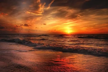 உலகிலேயே இரவிலும் சூரியன் மறையாத 5 நாடுகள்: எங்கே இருக்கு தெரியுமா?