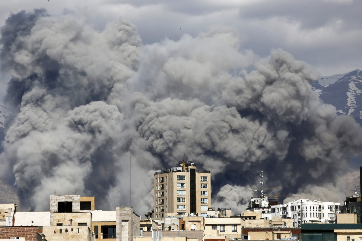 மத்திய கிழக்கு போர் பதற்றம்; உலக சந்தையில் எரிபொருள் -எரிவாயு விலை அதிரடி உயர்வு | Middle East War Fuel And Gas Prices World Market