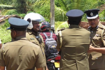 கணவர் மீது அசிட் வீசி கோடரியால் தாக்குதல் ; மனைவியும் மாமியாரும் விளக்கமறியலில்!