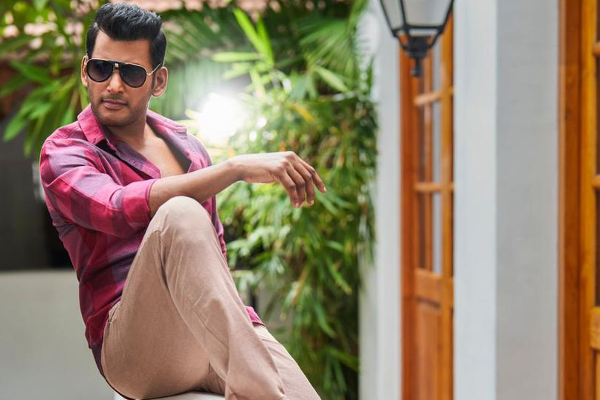 வெளிநாட்டு பயணம் டூ படப்பிடிப்பு தளம் இடையில் நோ ரெஸ்ட் கலக்கும் நடிகர் விஷால்... | Vishal Tour And Shooting