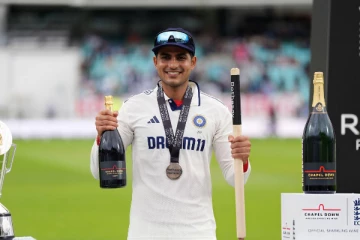 ரூ. 5.41 லட்சத்துக்கு வாங்கப்பட்ட சுப்மன் கில் ஜெர்சி! விலையில் பின்தங்கிய இங்கிலாந்து வீரர்கள்