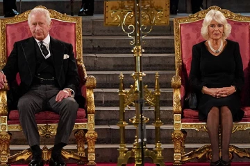 இளவரசி டயானாவின் வாழ்வில் நுழைந்ததால் வெறுப்பை சம்பாதித்த கமீலா ராணியானது எப்படி?