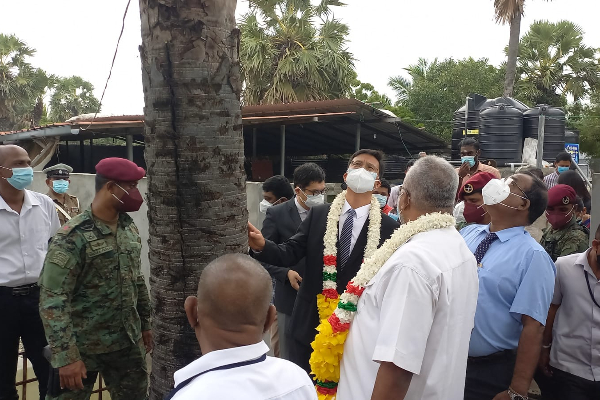 யாழில் சீனத் தூதுவருக்கு பனை மரம் காட்டிய டக்ளஸ்! - ஐபிசி தமிழ்