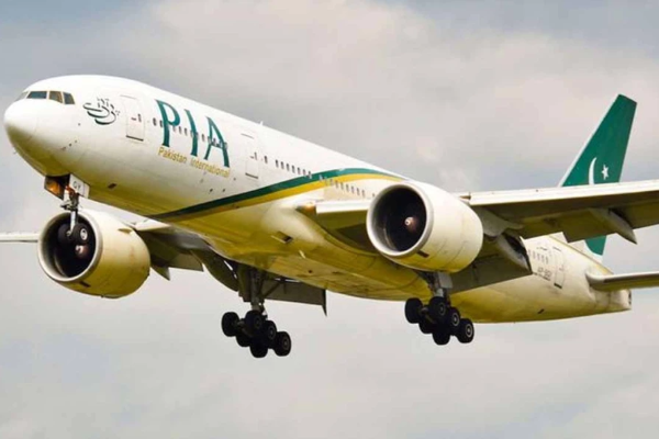 கனடாவுக்கு சென்ற பாகிஸ்தான் விமானத்தின் பணியாளர்கள் அனைவரும் மாயம்? | No Evidence Pak Airline Crew Disappear In Toronto