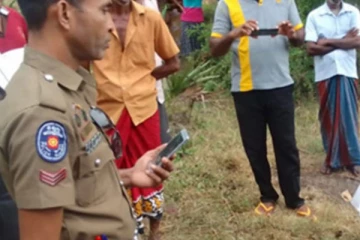 தாமரை மலர் பறிக்கச் சென்றவருக்கு நேர்ந்த சோகம்
