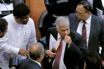 அரசியல் விளையாட்டை ஆரம்பித்தார் ரணில்