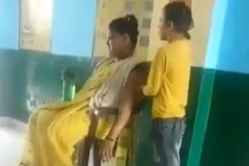 ஆசிரியைக்கு மசாஜ் செய்யும் மாணவர்! இது தேவையா? பரபரப்பை ஏற்படுத்திய காட்சி