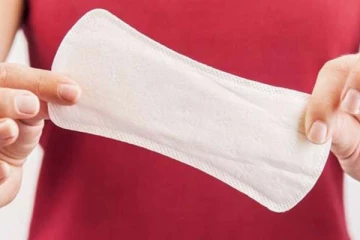 பெண்களுக்கு ஓர் எச்சரிக்கை செய்தி!! நாப்கினால் ஏற்படும் பேராபத்துகள்