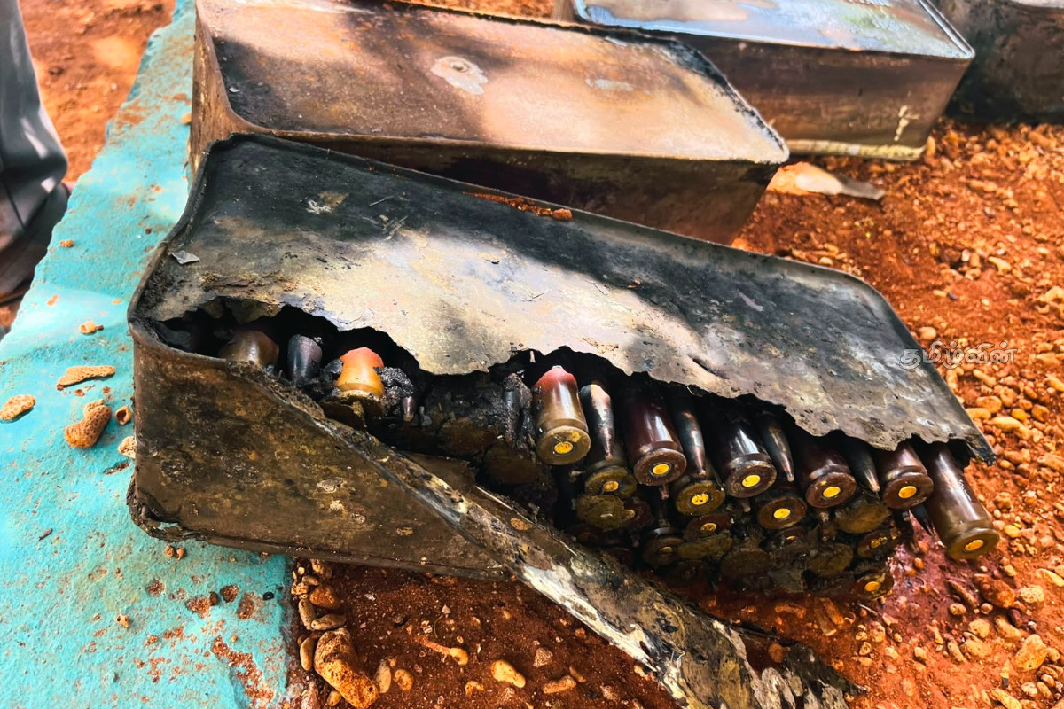 யாழ்.பலாலி பகுதியில் பெருமளவான வெடி பொருட்கள் மீட்பு | Explosives Recovery Operations In The Palaly Area யாழ்.பலாலி பகுதியில் பெருமளவான வெடி பொருட்கள் மீட்பு | Explosives Recovery Operations In The Palaly Area
