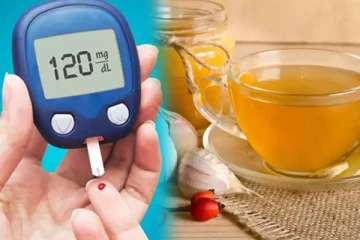 நீரிழிவைக் கட்டுக்குள்  வைக்க உதவும் பூண்டு குடிநீர்! எப்படி எடுத்து கொள்ளலாம்?