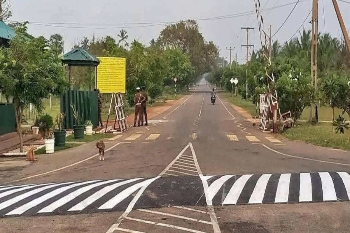 யாழ். செல்வச் சந்நிதி பக்தர்கள் பலாலி வீதியில் நடந்து செல்ல அனுமதி | Selva Shrine Devotees Allowed To Walk Palali Road
