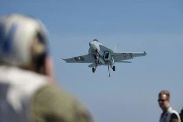 மத்திய தரைக் கடலில் விழுந்து நொறுங்கிய அமெரிக்க ராணுவ விமானம்: 5 ராணுவ அதிகாரிகள் பலி